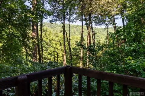 404 N Norton Rd, Cashiers, NC 28717