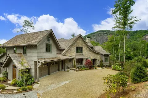 809 Flagstone Rd, Cashiers, NC 28717