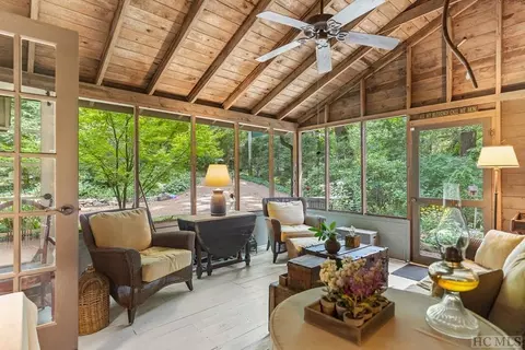 172 Hillcrest Dr, Highlands, NC 28741