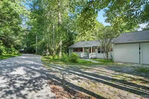 180 Picklesimer Rd, Highlands, NC 28741