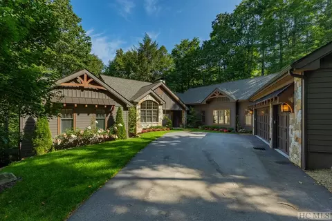 11 Bee Tree Ln, Highlands, NC 28741
