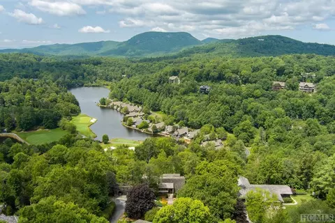 194 Oak Pt, Highlands, NC 28741