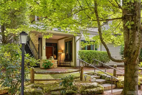 18 Villge Wlk Walk #A, Highlands, NC 28741