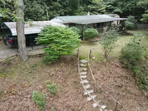 46 Big Ridge Rd, Glenville, NC 28736