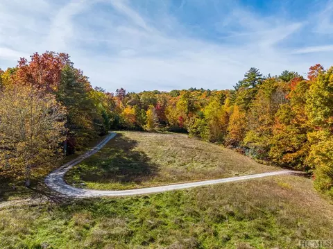 54 Timber Ridge Dr, Cashiers, NC 28717