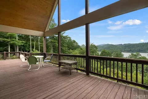 53 Heavens Gate Ln, Glenville, NC 28736