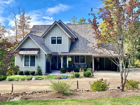 92 Old Willow Cir, Cashiers, NC 28717