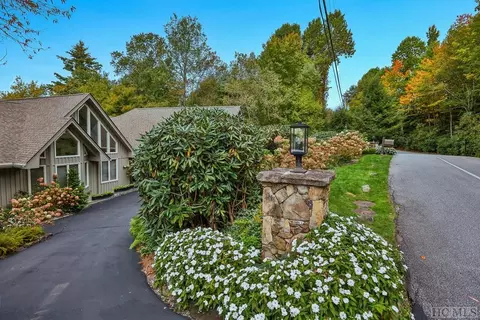 2092 Magnolia Dr, Highlands, NC 28741