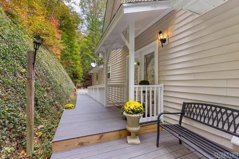 449 Hazel Holw, Sylva, NC 28779 photo 3