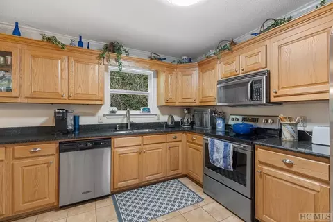 449 Hazel Holw, Sylva, NC 28779 photo 13