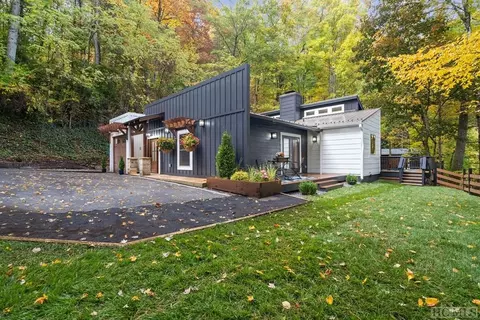 261 Mirrormont, Highlands, NC 28741