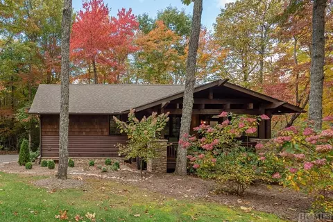 30 Outpost Trl, Glenville, NC 28736