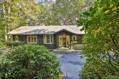 855 Moorewood Cir, Highlands, NC 28741