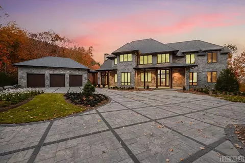 1441 Glencove Dr, Cashiers, NC 28717