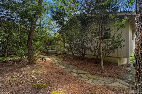 70 Mountain Ash Ln, Highlands, NC 28741