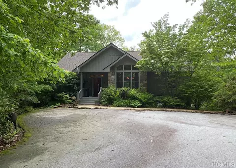146 Long Hunters Rd, Lake Toxaway, NC 28747
