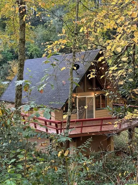 5333 Cedar Creek Rd, Glenville, NC 28736