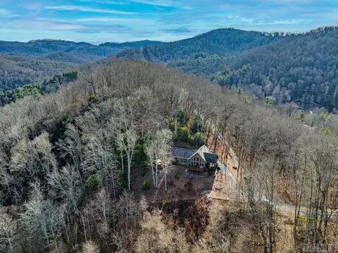 350 Ridgemont Dr, Glenville, NC 28736
