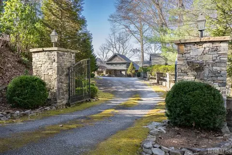 95 Cliffmont Rd, Cashiers, NC 28717