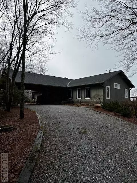 2175 Magnolia Ln, Highlands, NC 28741
