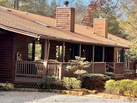 210 6th St #A, Highlands, NC 28741