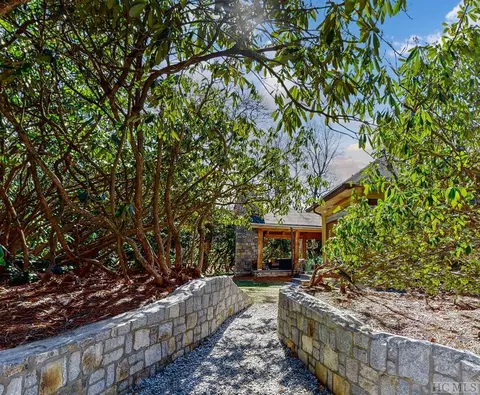 10 Gibson, Highlands, NC 28741