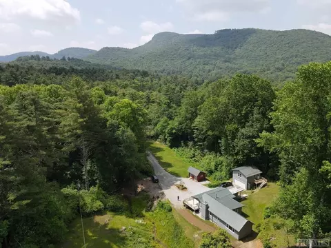 257 Evitt Cemetery, Cashiers, NC 28717