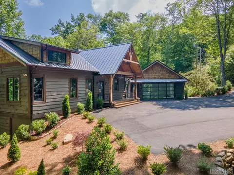 471 Sherwood Forest Rd, Highlands, NC 28741