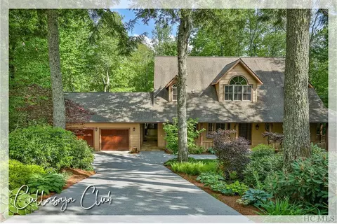 17 Lake Ct, Highlands, NC 28741
