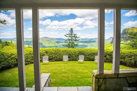 404 Whiteside Mountain Rd, Highlands, NC 28741