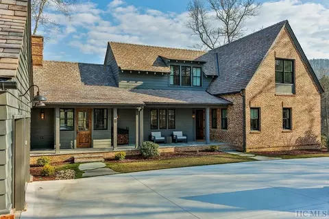 197 Jupiter Ln, Cashiers, NC 28717
