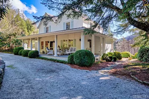 889 Horse Cove Rd, Highlands, NC 28741