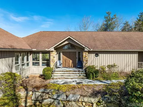 814 Garnet Rock Trl, Highlands, NC 28741