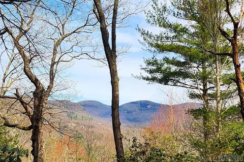 24 Lakeside Drive, Lake Toxaway, NC 28747