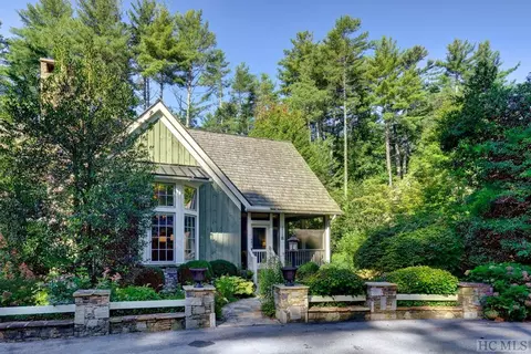 171 Arrowhead Cottage Rd # B, Cashiers, NC 28717