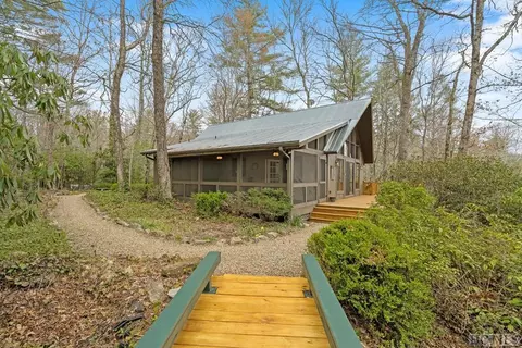 259 Wayfaring Rd, Cashiers, NC 28717