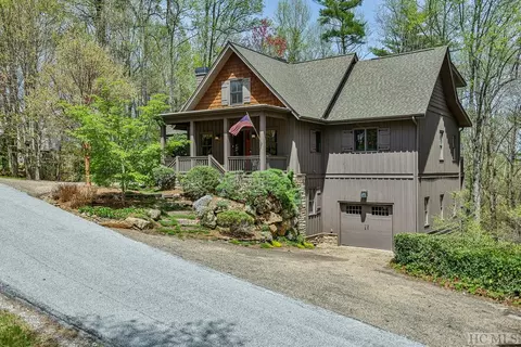 1218 Links Dr, Cashiers, NC 28717
