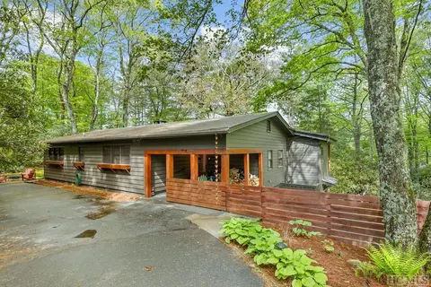 203 Rolling Acres Dr, Highlands, NC 28741