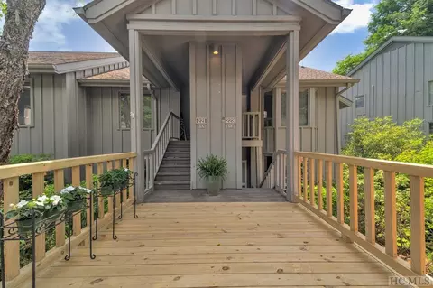 223 Chestnut Cv #B, Highlands, NC 28741