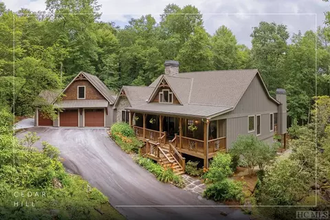 766 E Rochester Dr, Cashiers, NC 28717