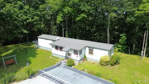 146 Marie Fisher Dr, Lake Toxaway, NC 28747