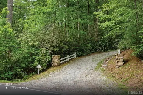 616 Found Forest Rd, Cashiers, NC 28717
