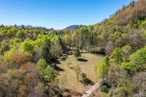 1329 Laurel Knob Rd, Cashiers, NC 28717