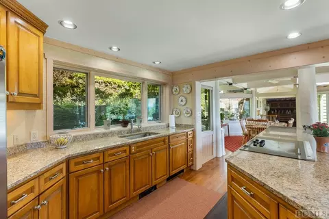 871 E Over Drive Dr, Highlands, NC 28741 photo 15