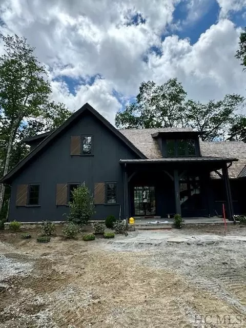 176 Runner Oak Ln, Cashiers, NC 28717