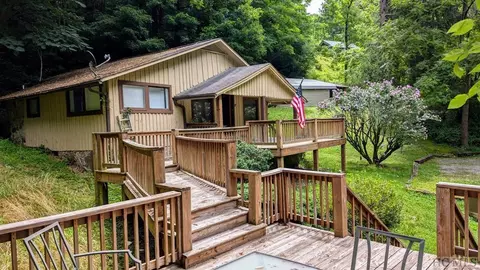 95 Trout Creek Rd, Tuckasegee, NC 28783