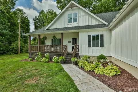 1569 Jodytown Rd, Cashiers, NC 28717
