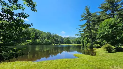 436 Natureview Ln, Cashiers, NC 28717