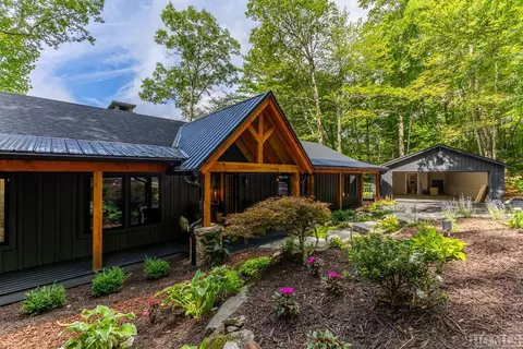 100 Oak Rd, Highlands, NC 28741