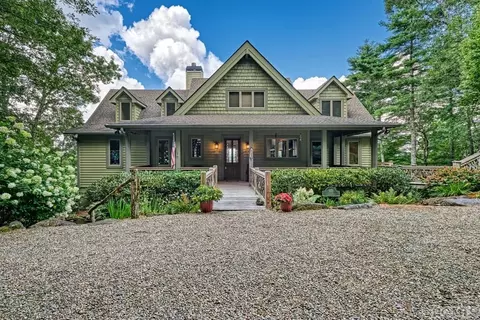 811 Stone Cliffs Ln, Cashiers, NC 28717